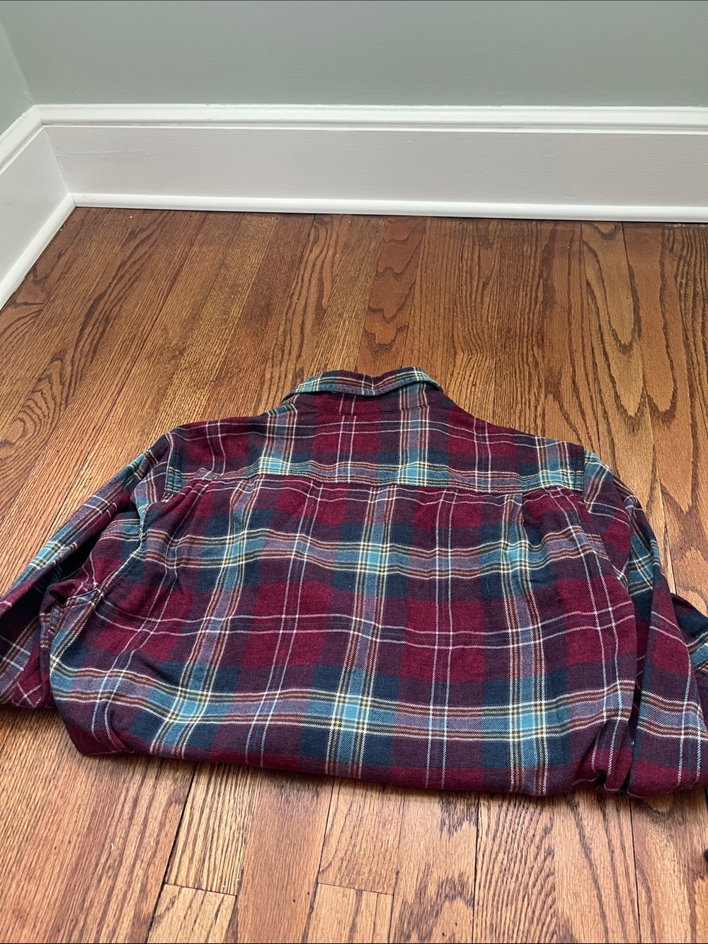 Men’s Flannel - Picture 2 of 9
